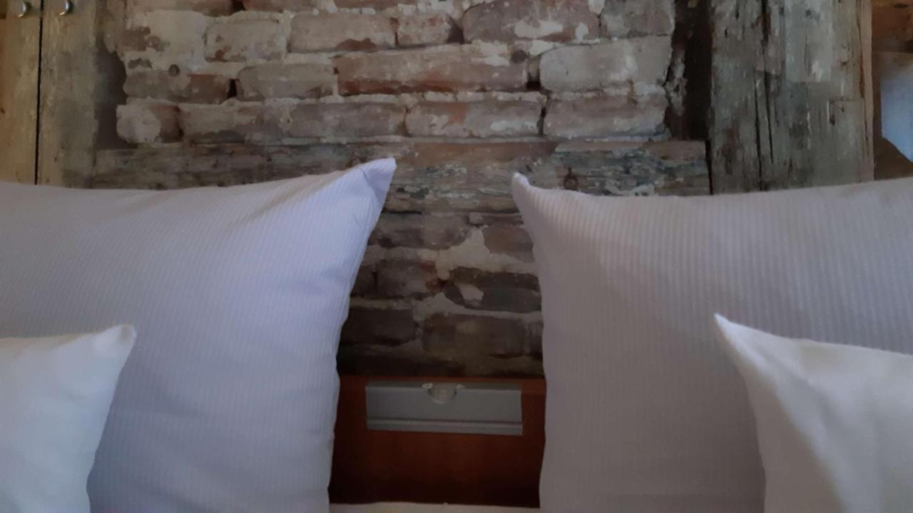 Hotel Schiefes Haus Ulma Esterno foto