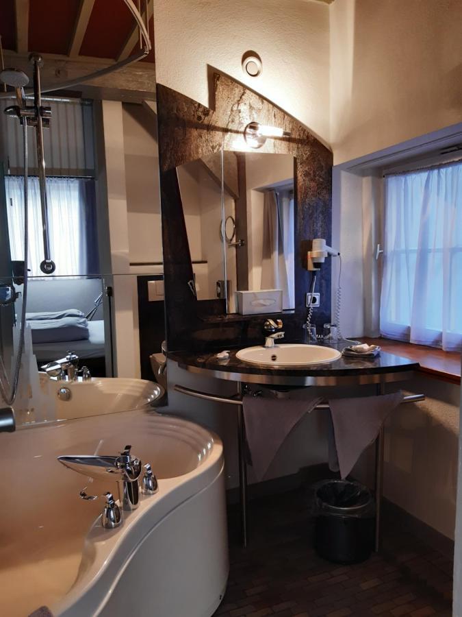Hotel Schiefes Haus Ulma Esterno foto